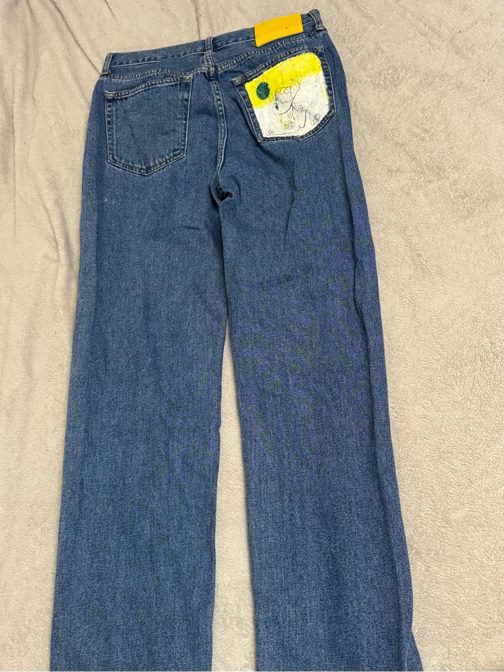 Straight-Leg Women’s Denim Jeans with Painted Back Pocket - Blue